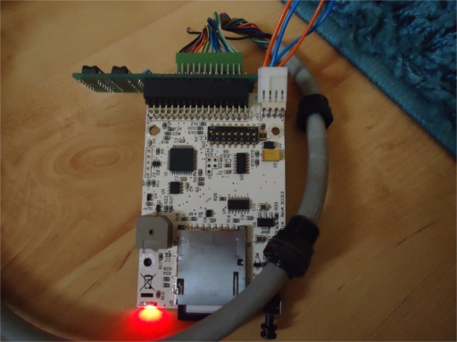 Slim connected to the external port of the Amiga1200.