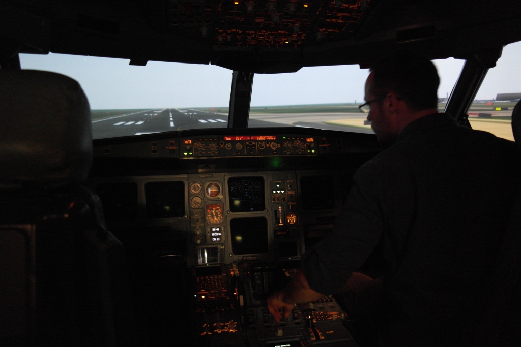 SD_HxC_Floppy_Emulator_RevF_Akai_S1000HD_Airbus_A340_FlightSimulator_004.jpg