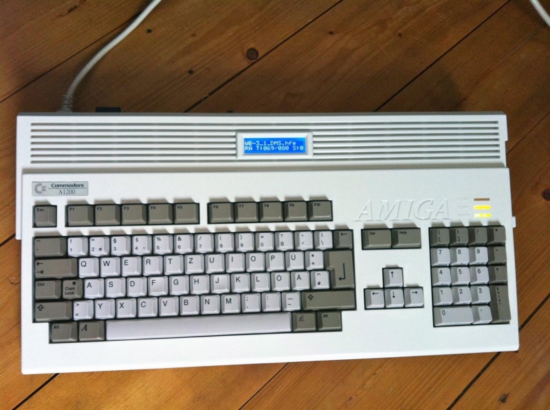 SD_HxC_Floppy_Emulator_RevC_Amiga_1200_001.jpg