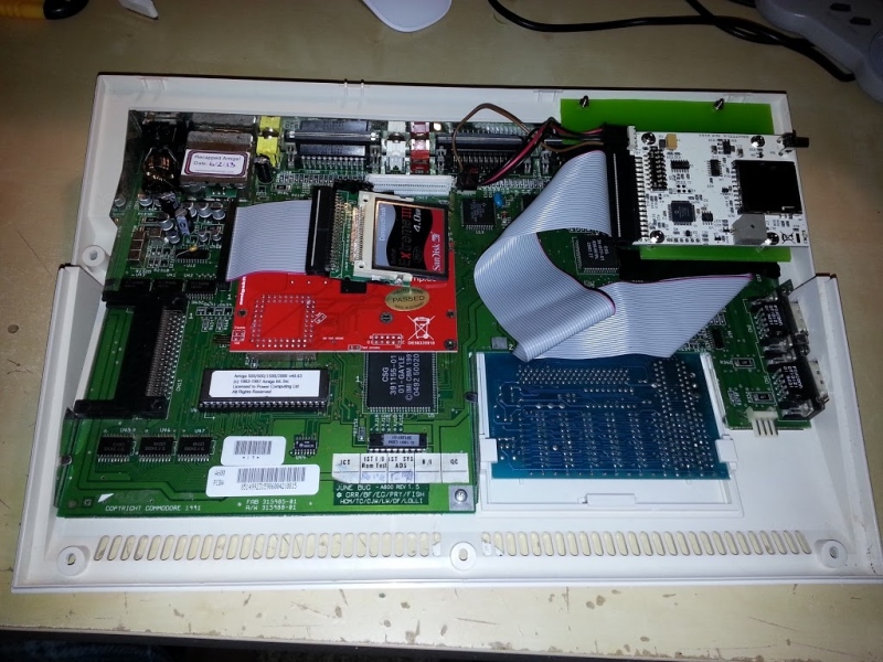 SD_HxC_Floppy_Emulator_Slim_Amiga_600_001.jpg